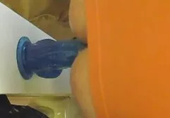 Ella convenció a su esposo de tener un trío con su videos de sexo latino amante.