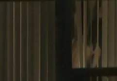 El asistente del lo mejor de porno latino jefe del monstruo entró, metiendo sus dedos en los suyos.