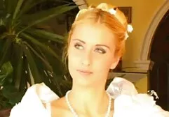 La rubia se balancea, luego aprieta videos porno latinos gratis los pantalones de cuero.