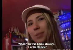 La esposa de la casa es la esposa de un hombre Negro con una cámara oculta los mejores videos xxx en español latino y su esposo en el trabajo.