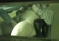 Tres chicas te hacen una mamada y luego comparten las plumas de videos pono latino la cola con un vecino.