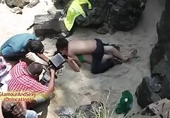 Adolescente joven negro polla en su vídeos porno en español latino garganta.