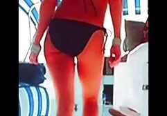Ashley Adams hace una mamada porno español latino a una carne negra gigante, negra.
