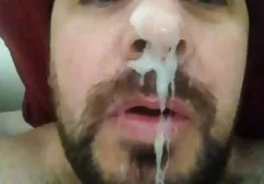Hijo de una máquina latina en vivo xxx de ordeño roja en otro lugar.