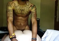 La chica que hacía caca gigante en la naturaleza. mujeres hispanas follando