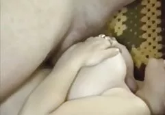 El esposo colgó cuando videos porno en español latino gratis la prostituta estaba sentada en el auto sin condón.