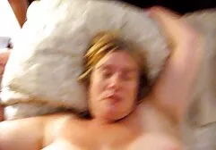 Esta chica atrapó a su videos en español latino xxx novio en el baño lamiéndolo.