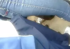 La chica porno casero en español latino Cyrus se masturba con este chico hasta que encuentra su mano.