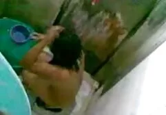 Masaje porno latino online de mierda negra en el Spa