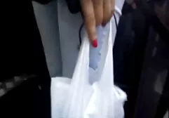 La gente construye a la esposa de alguien en las porno latino gratis escaleras, todo frente a la cámara.
