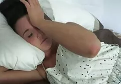 Las chicas se corren rápidamente en su boca y porno latino completo la polla del chico tiene esperma en ella.
