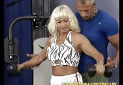 Fue a visitar a la madre de sus amigos porque tiene una porno anime en español latino pierna.